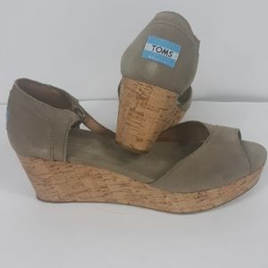 Toms gray suede buckle cork 2 1/2 inch wedge 8w